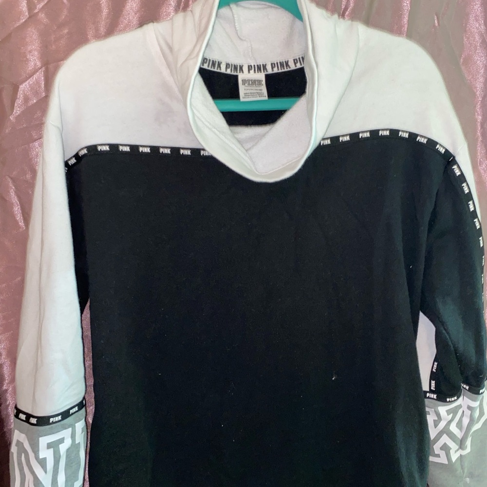 Black and white oversized pullover